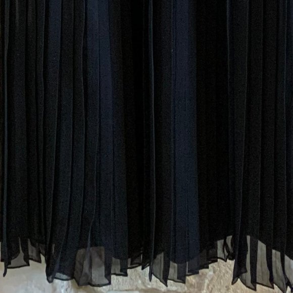 OLEG CASSINI SILK V-NECK BEAD STRAPS GOWN SZ: 4 - Picture 5 of 8